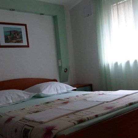 Apartmani Kontic Baska Voda Bagian luar foto
