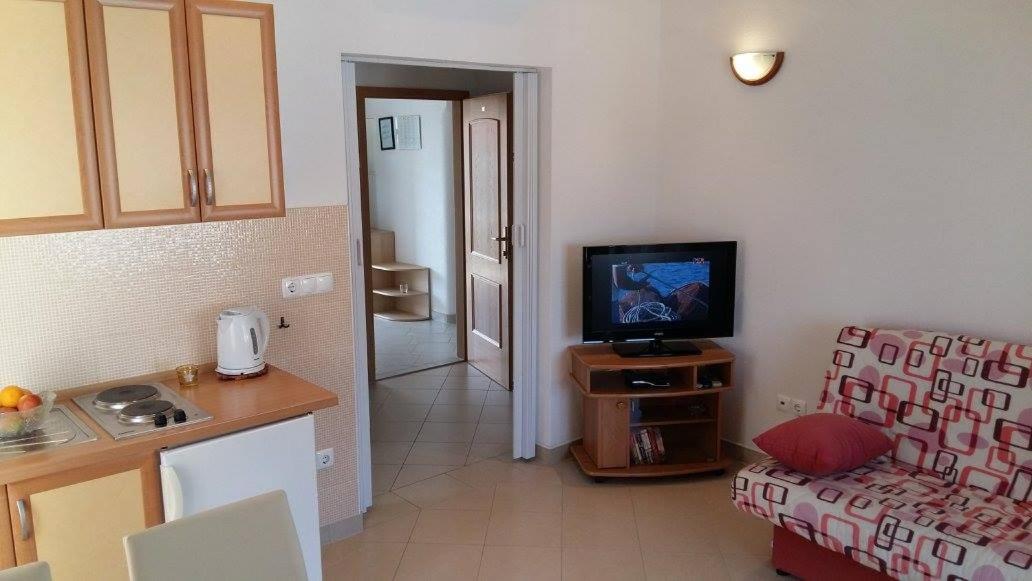 Apartmani Kontic Baska Voda Bagian luar foto