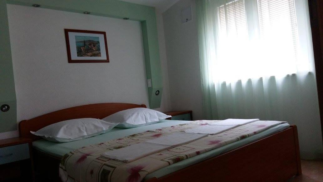 Apartmani Kontic Baska Voda Bagian luar foto