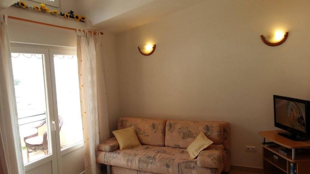 Apartmani Kontic Baska Voda Bagian luar foto