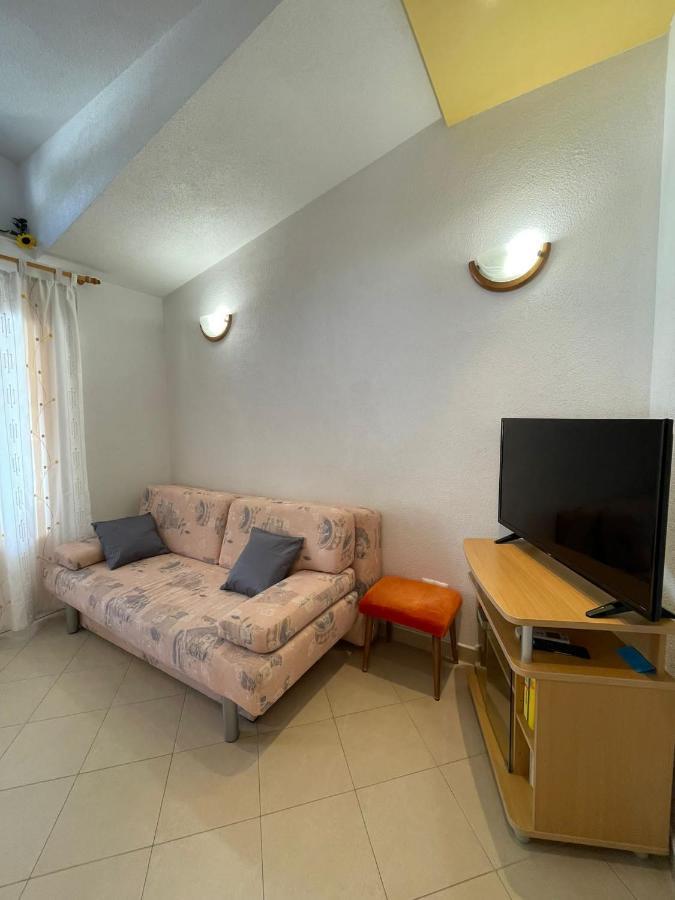 Apartmani Kontic Baska Voda Bagian luar foto