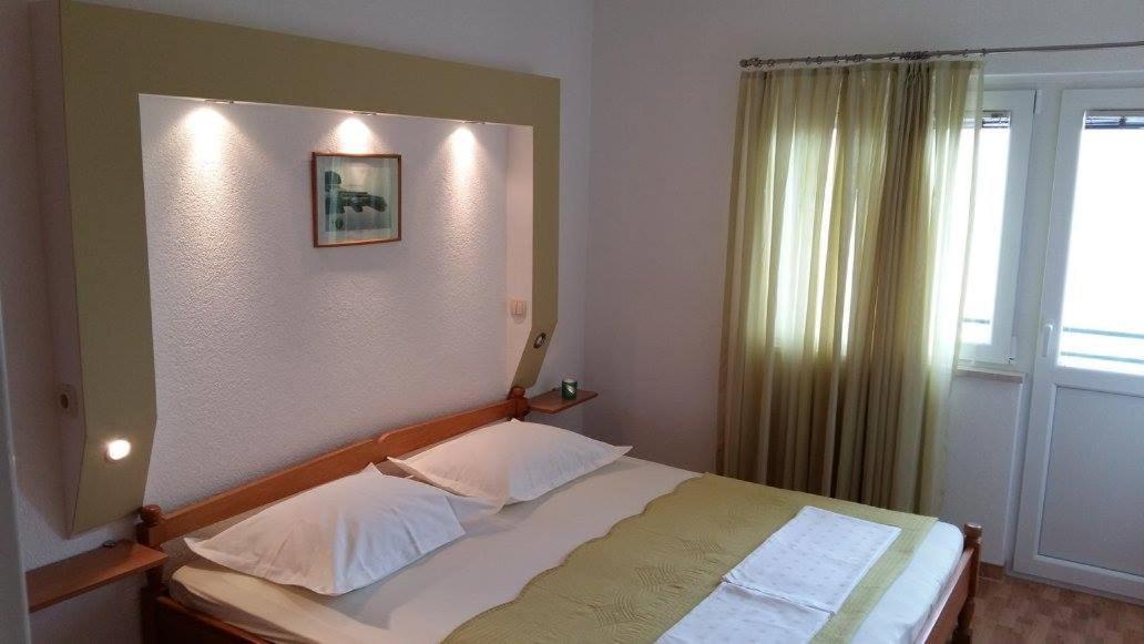 Apartmani Kontic Baska Voda Bagian luar foto