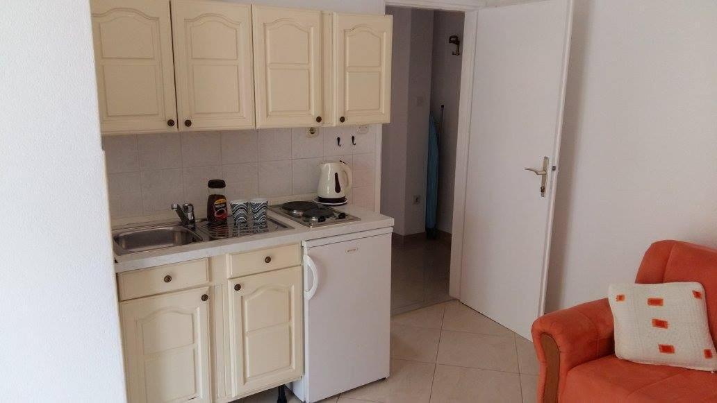 Apartmani Kontic Baska Voda Bagian luar foto
