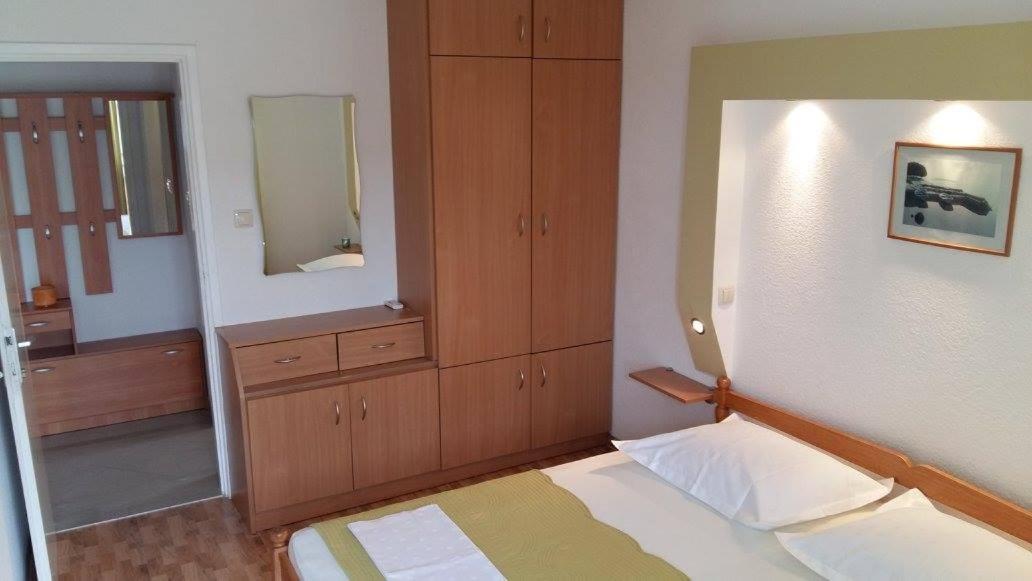 Apartmani Kontic Baska Voda Bagian luar foto
