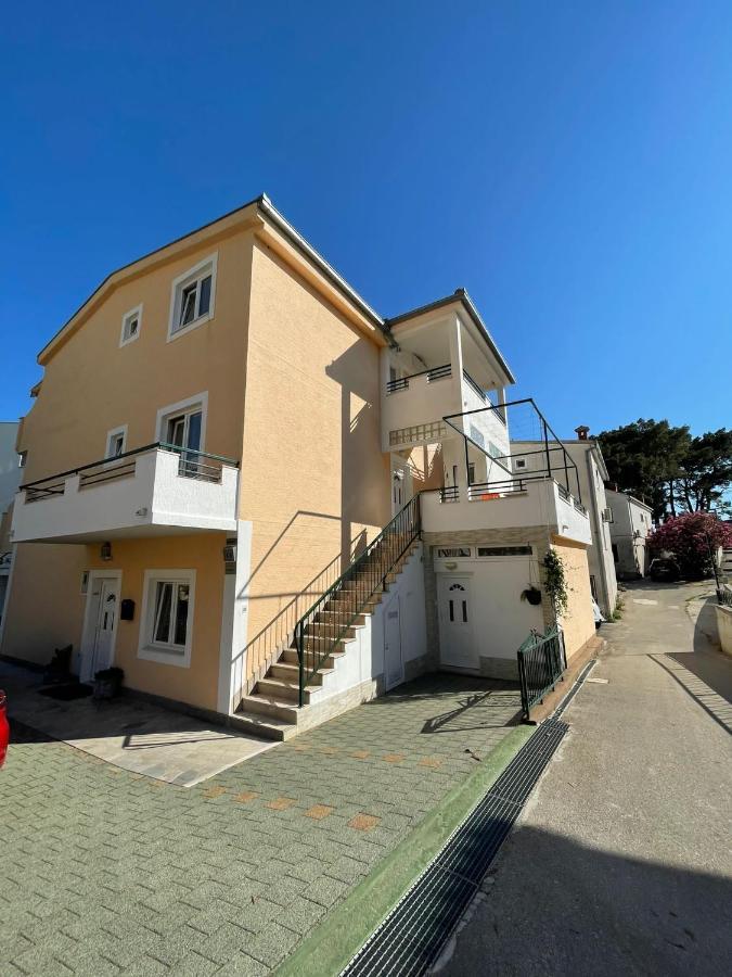 Apartmani Kontic Baska Voda Bagian luar foto
